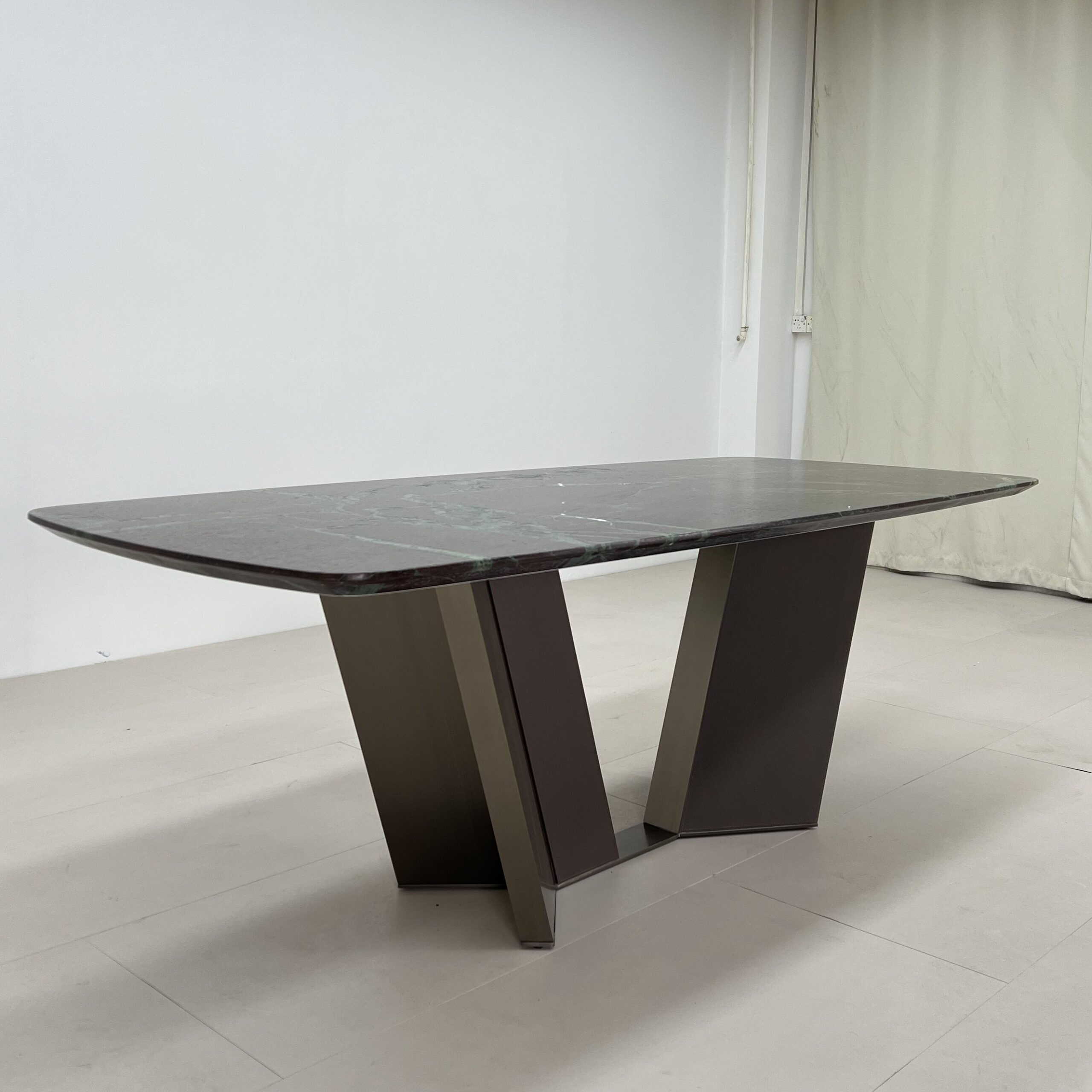 2.2m Sleek Light‑Luxury Upholstered Stainless‑Steel & Natural Marble Dining Table MJ1287 - 图片 4