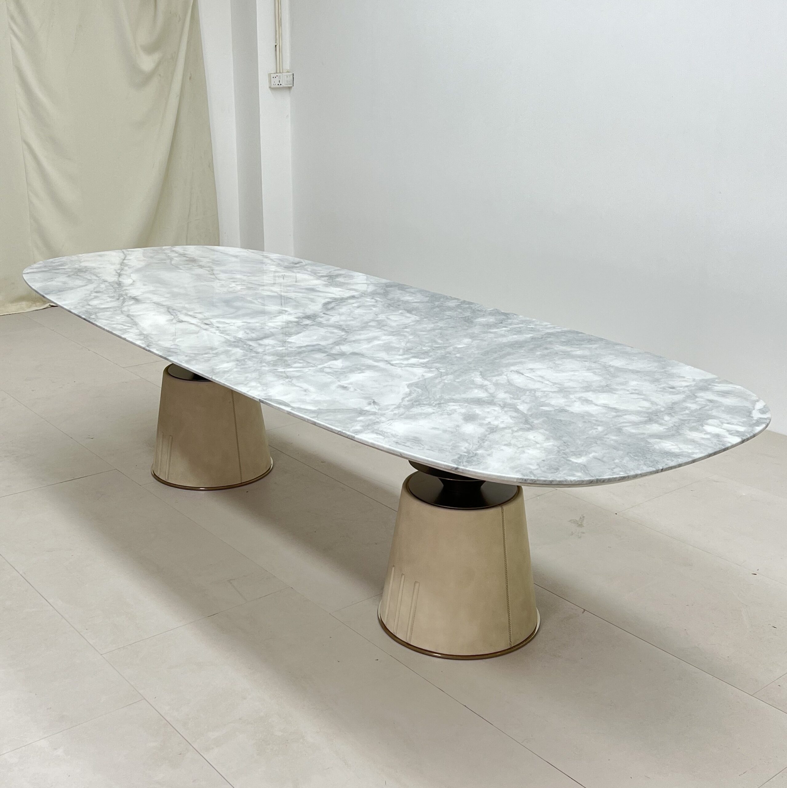 2.8m Dual upholstered leather tapered pedestal bases MJ1350 - 图片 2