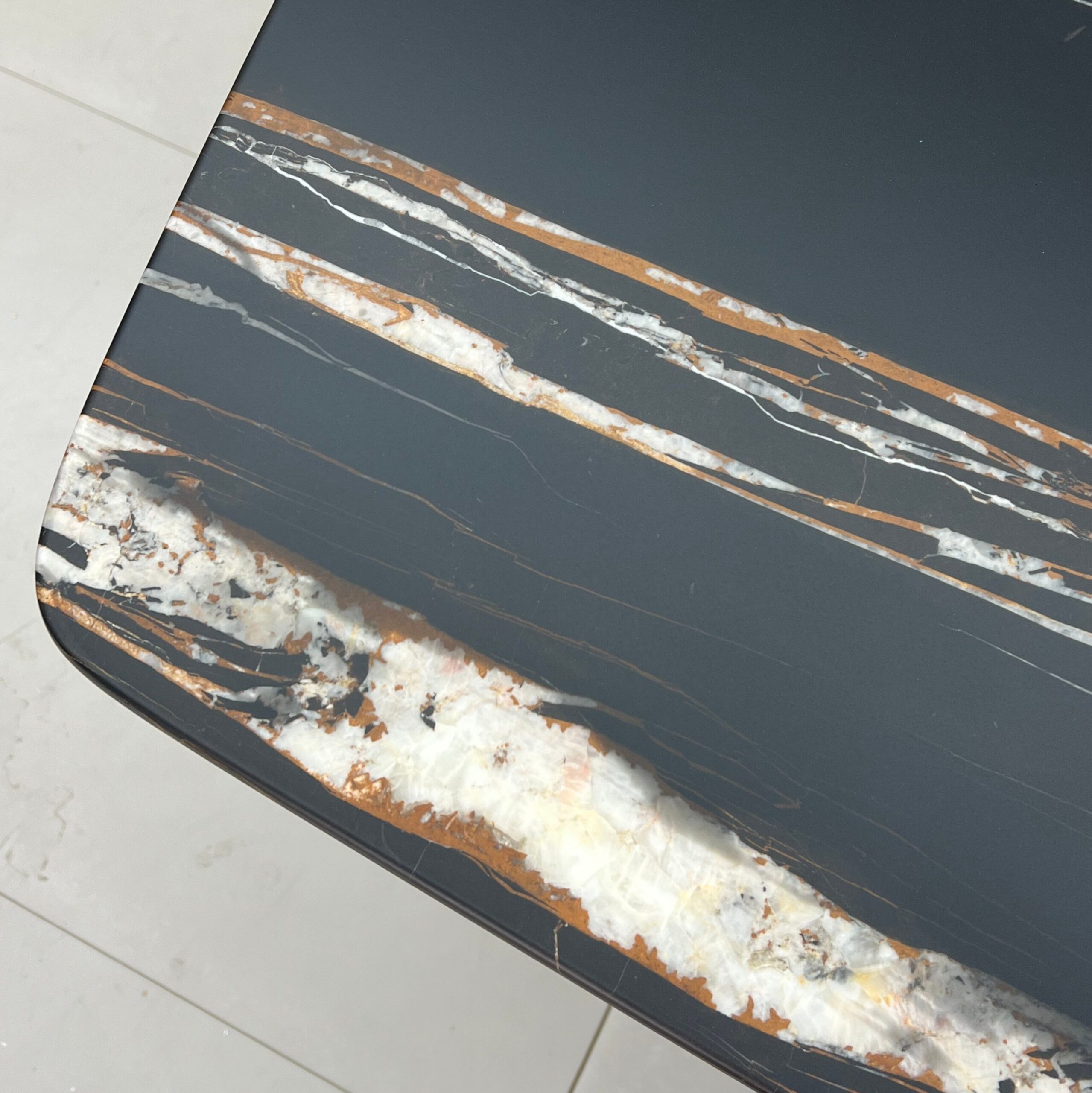 2.4m Lauren Black‑Gold Marble Dining Table with 4 Wooden Legs MJ1510 - 图片 4