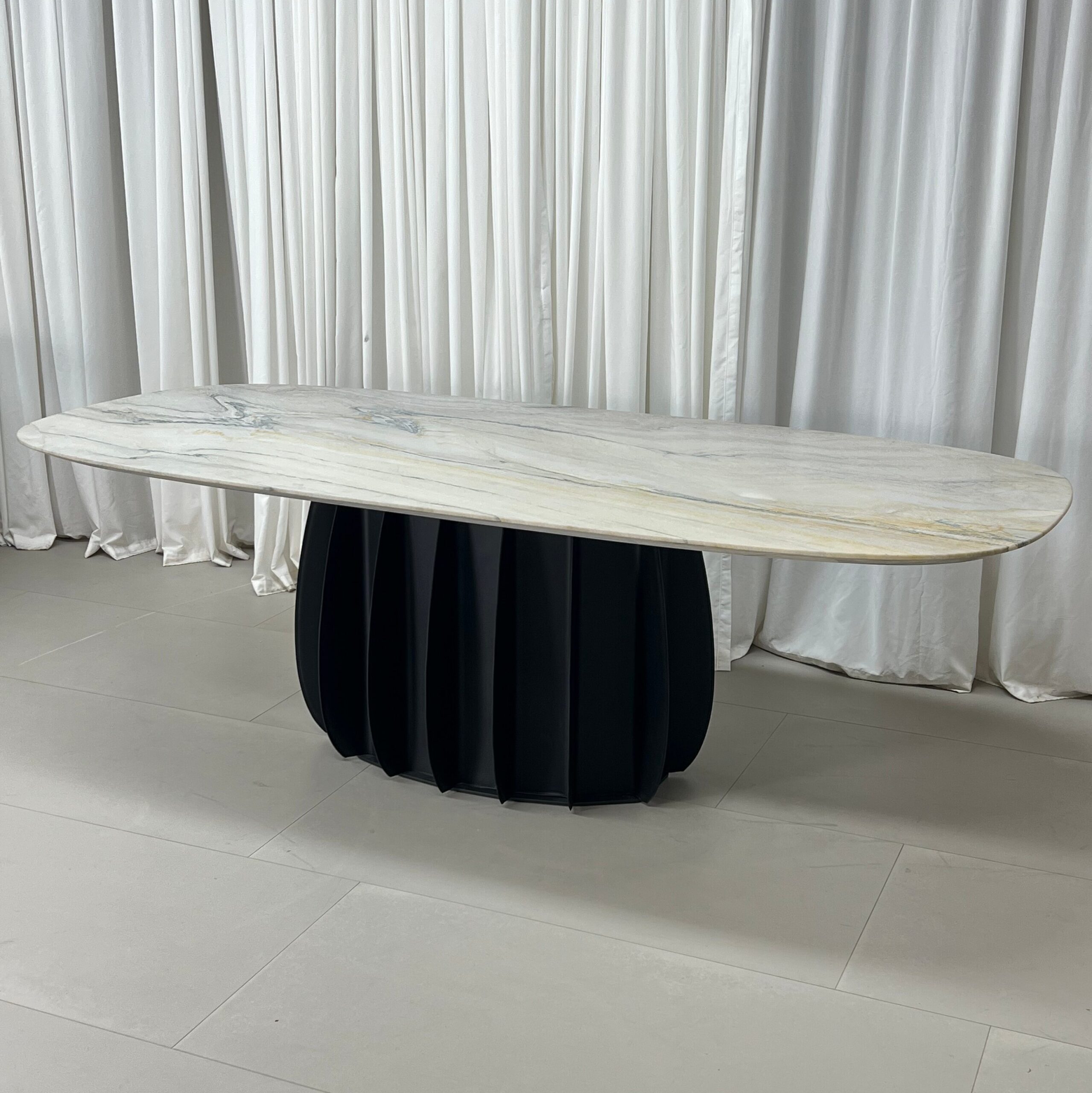 2.4m Dining Table with Single Fluted Pumpkin‑Shaped Base MJ1358 - 图片 3